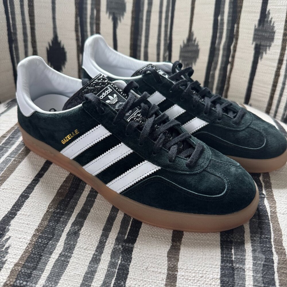Adidas Gazelle size 10.5 Mens ALMOST NEW